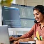 Webdesignerin macht Updates
